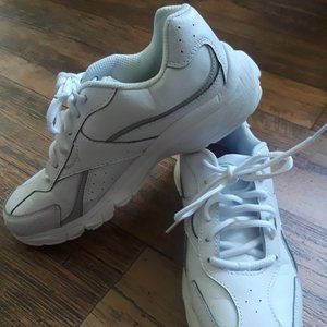 Dr. Scholl's 8 Wide White Leather 👟